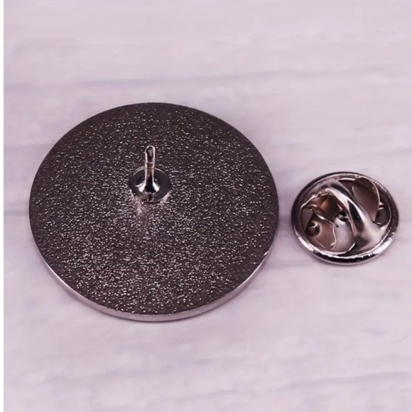 Gone Squatchin! lapel pin with great Bigfoot logo Cool collector item! 1.2" tall - Picture 5 of 5